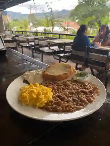 Calentado con Huevo y Carne