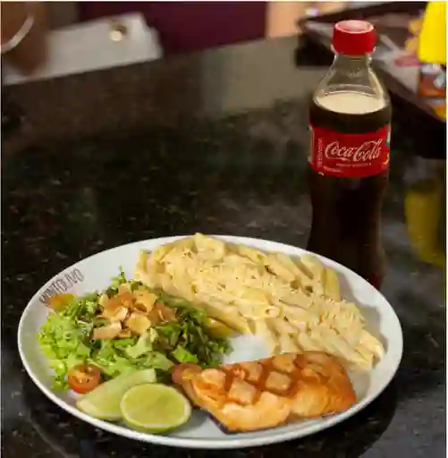 Combo Arma Tu Plato de Salmón + Coca-Cola