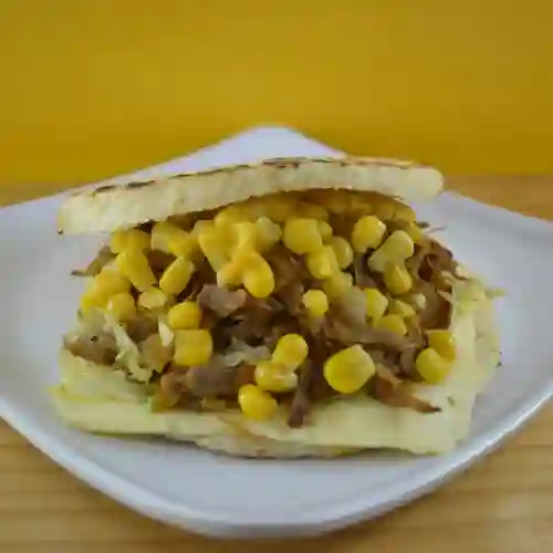 Arepa de Carne con Maíz