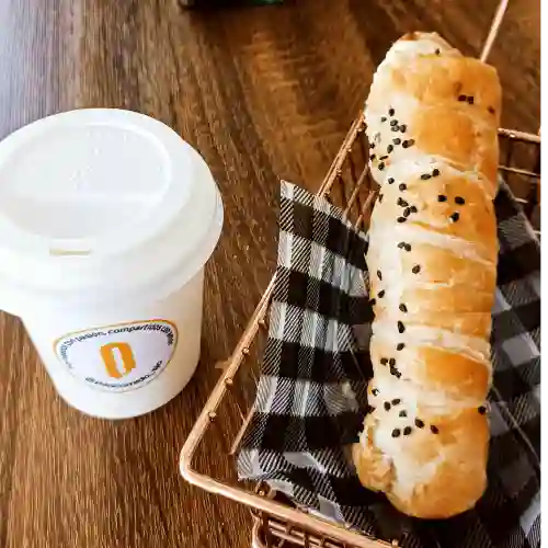 Palito de Queso Horneado con Bebida Caliente