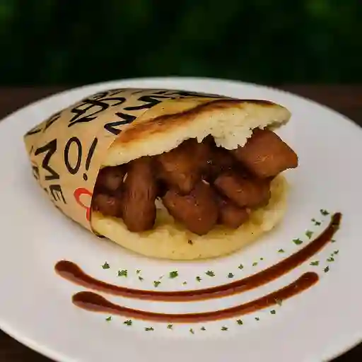Arepa de lomo con finas hierbas
