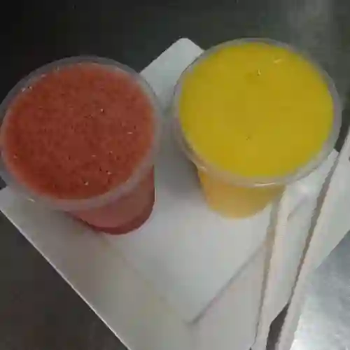 Jugo de Fresa en Agua 16 Onzas