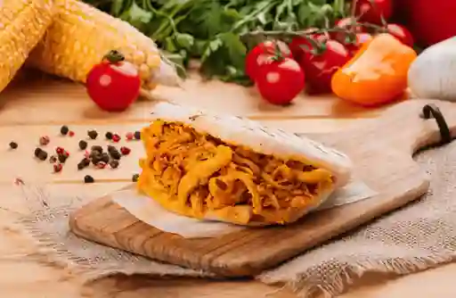 Arepa de Pollo Desmechado