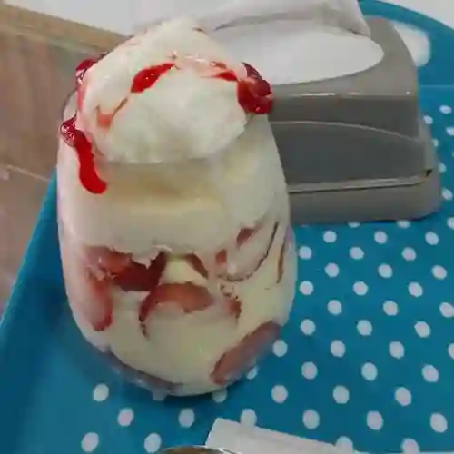 Fresas con Crema y Helado