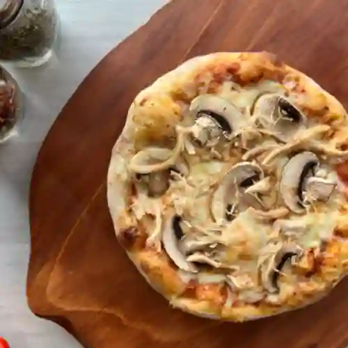 Pizza Pollo Champiñones