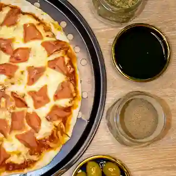 Pizza Jamón y Queso Grande