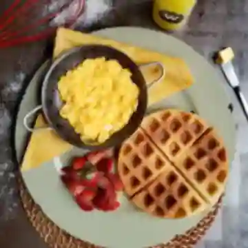 Desayuno con Waffles Grande