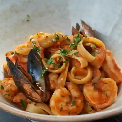 Frutti di mar, roja y blanca