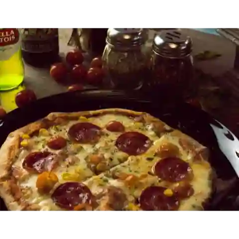 Pizza 6 Porciones Pepperoni
