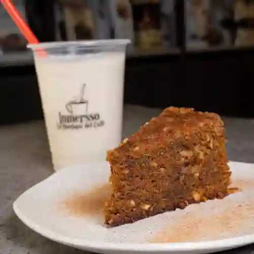 Combo 1 Limonada de Coco 1 Torta de Temporada