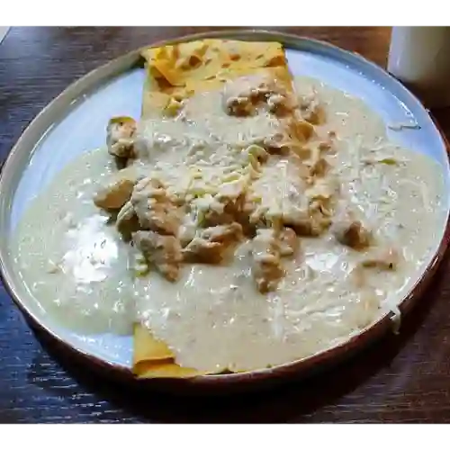 Crepe de Pollo y Salsa de Cebolla