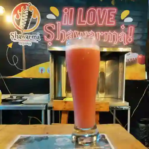 Jugo natural en agua