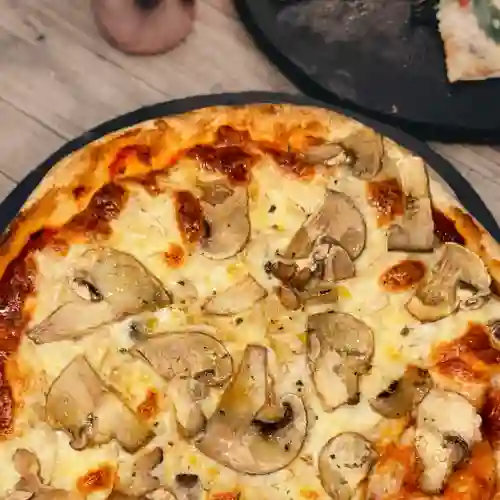 Pizza de Pollo y Champiñón