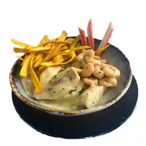 Encocado de Camarones y Pescado