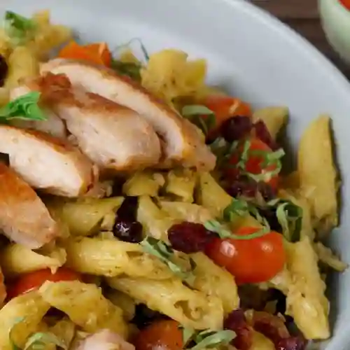 Macarron Pesto Pollo-arandanos