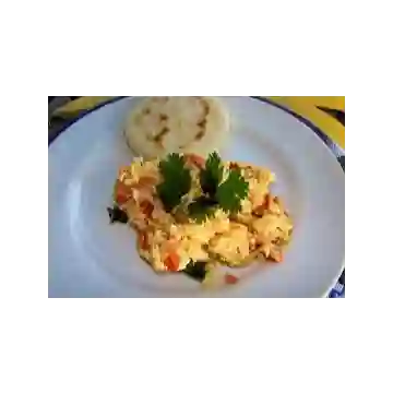 Arepa+ Revoltillo de Huevo+café