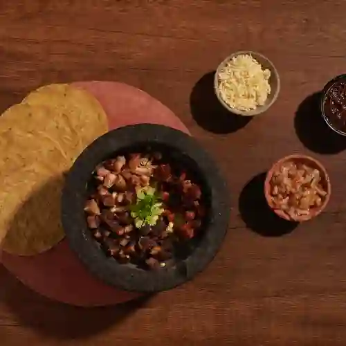 Molcajete de Tocinos