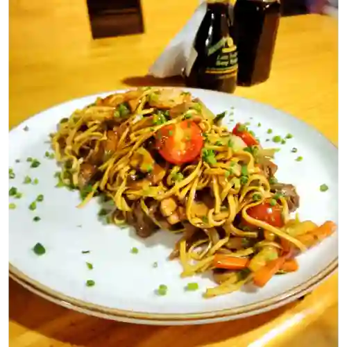 Pasta Yakisoba Pollo y Camaron