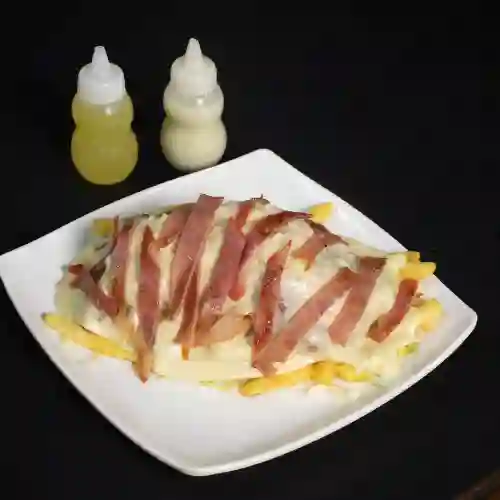 Salchipapa Express con Gratin