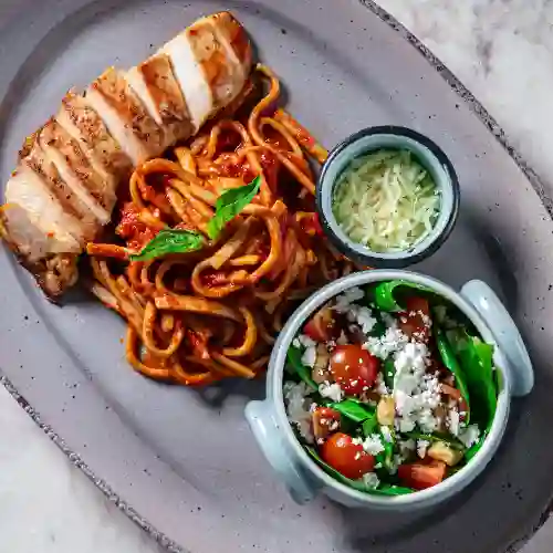 Pasta Almendra Napolitana con Pollo