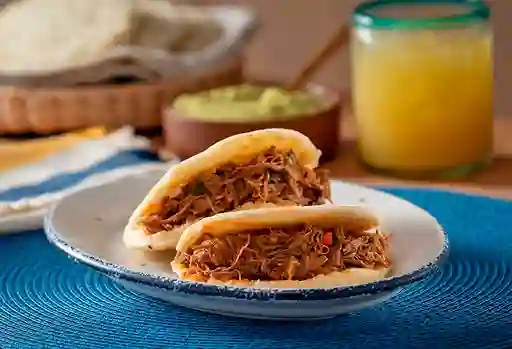 Arepa Desmechada
