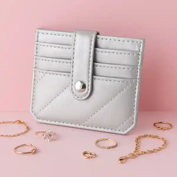 Tarjetero Con Líneas Bordadas Plata Serie Miniso