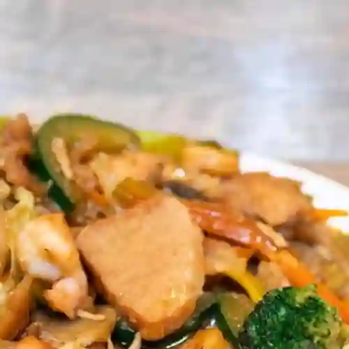 Chop Suey Pollo y Cerdo Grande