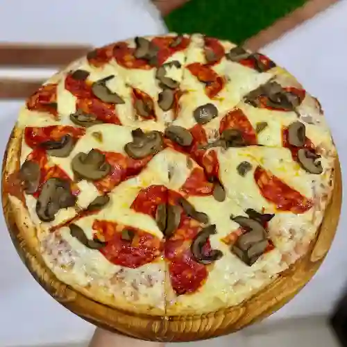 Especial de Champiñon (4 Porciones) 25cm