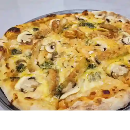 Pizza Pollo y Champiñones