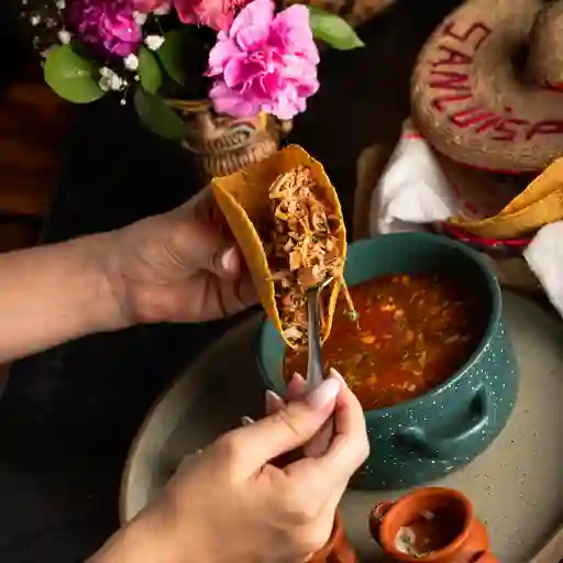 Orden de consomé con birria