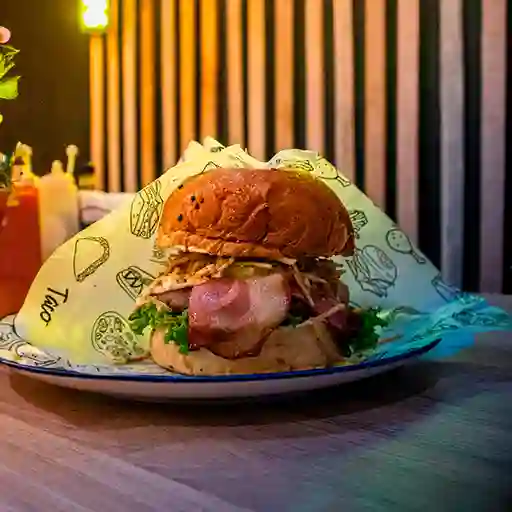 Combo Hamburguesa Artesanal y Bebida