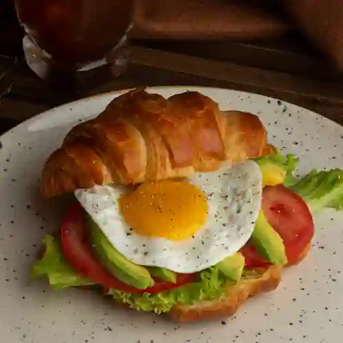 Croissant Huevo y Tocineta