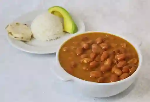 Frijoles con Arepa