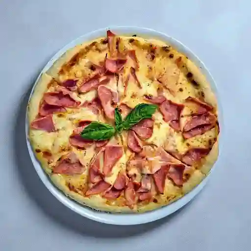 Pizza Jamón y Queso