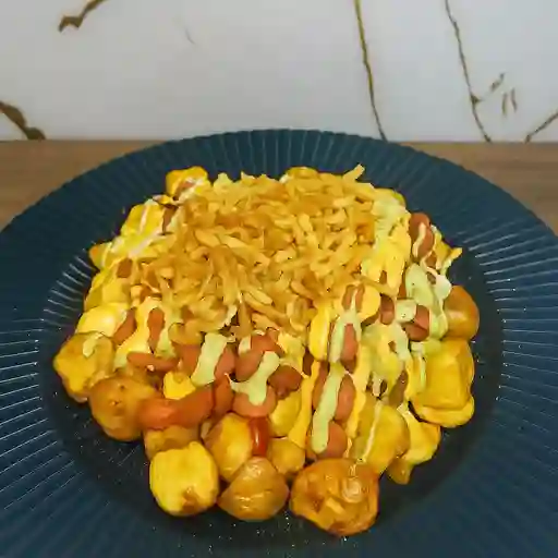 Salchipapa sencilla grande