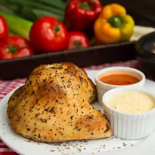 Calzone de Salami, Jamón y Parrillera