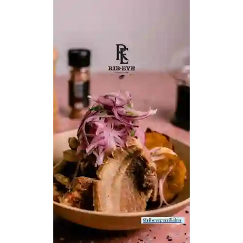 Canastica de Chicharrón