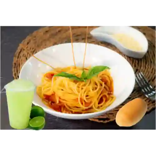 Pasta + Salsa y Proteina + Bebida y Pan