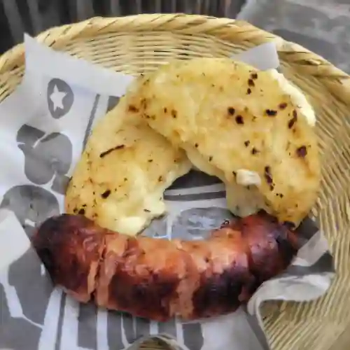 Chorizo con Arepa