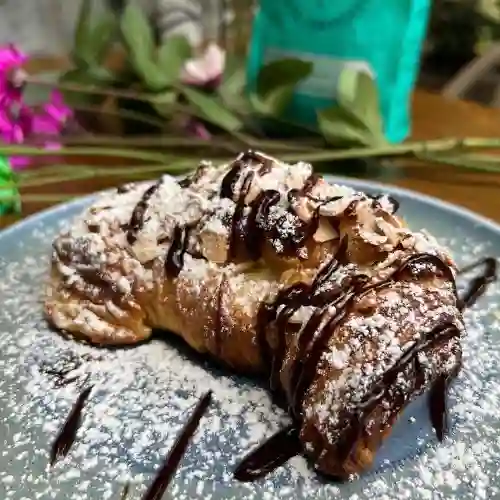 Croissant Relleno de Chocolate
