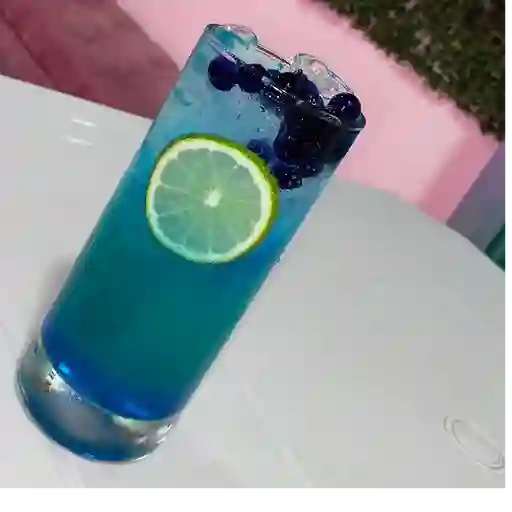 Cóctel blue curaçao