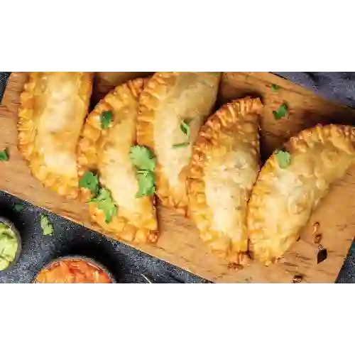 Canasta X 8 Empanadas Mixtas