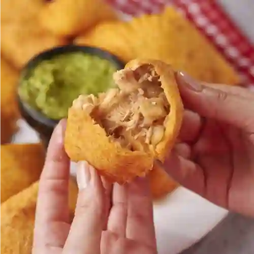 10 Empanadas de Pollo Fritas