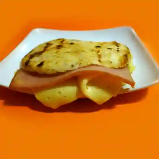 Arepa queso jamón