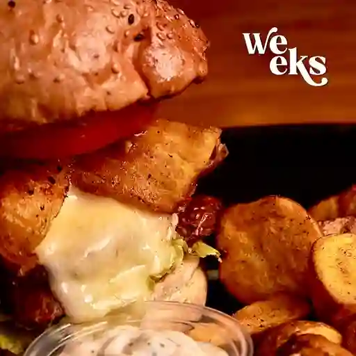 Hamburguesa de pollo y chorizo + papas
