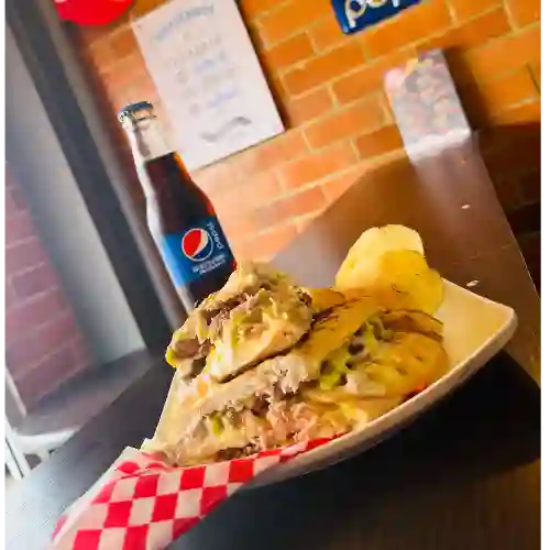 Sandiwch Ropavieja en Combo