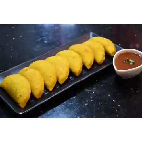 Empanada de Harina Maíz Pollo y Queso Xl