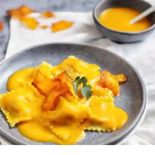 Raviolis de Ahuyama Rellenos de Salpicon