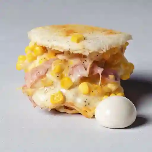 Arepa de Maiz y Tocineta