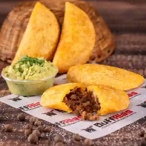 Empanaditas con Carne y Guacamole